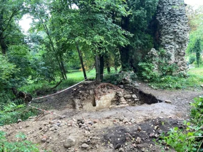 Foto: Rolandstadt Perleberg/Torsten Foelsch: Grabungen auf dem Burggelände lüfteten einige Geheimnisse um den Rittersitz.