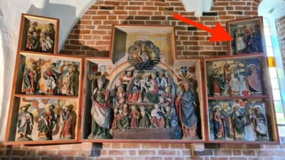 Heilige Barbara – auf dem Altarbild in Klanxbüll (Bild vergr&ouml;&szlig;ern)