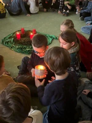 Vorweihnachtszeit im Schulhaus Wollbach