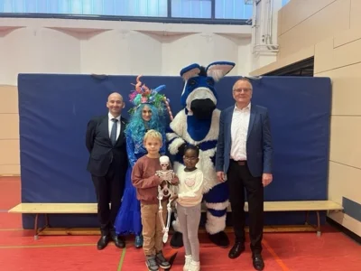 Besuch vom ZeBra-Theater (Bild vergr&ouml;&szlig;ern)