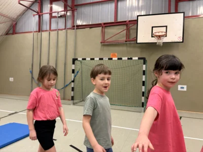 Kinder gestalten ihre Sportstunde
