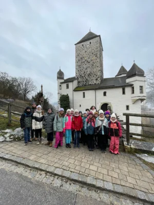 Unterrichtsfahrt nach Burg Prunn (Bild vergr&ouml;&szlig;ern)