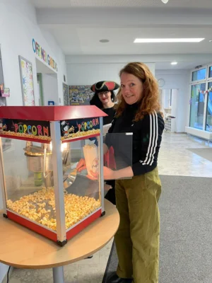 Kinotag mit Popcorn (Bild vergr&ouml;&szlig;ern)