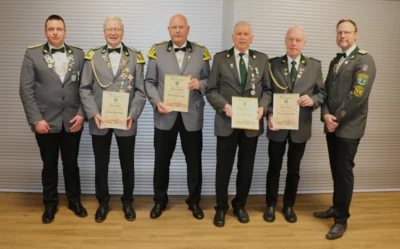Unsere neuen Ehrenmitglieder v.l. Reiner Rüter, Joachim Czychy, Wolfgang Ende und Ernst Peters