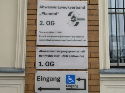 Abwasserzweckverband (AZV) in den neuen Büros angekommen - die Restaurierung des Bahnhofs schreitet voran