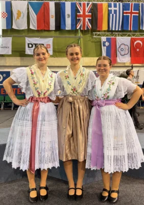 Lina Mettner, Fabienne Bronisch und Lucy Noack (v. r.) zu gast beim turnier der Meister. (Foto: I. Mettner) (Bild vergr&ouml;&szlig;ern)