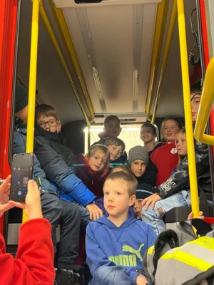 Kinderfeuerwehr bei der Einsatzabteilung (Bild vergr&ouml;&szlig;ern)