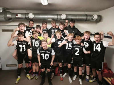 Großer Jubel bei unseren B Junioren nach dem Derbysieg