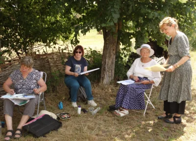 Beim Kunstgartenfest kann man den Künstlerinnen und Künstlern zuschauen. (Foto: K. Möbes)