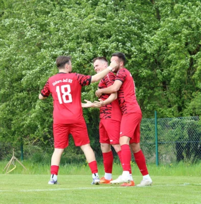 Kimi Hartwig, Max Kolbe und Lucas Diercks (v.l.n.r.) feiern den 1:0 Führungstreffer