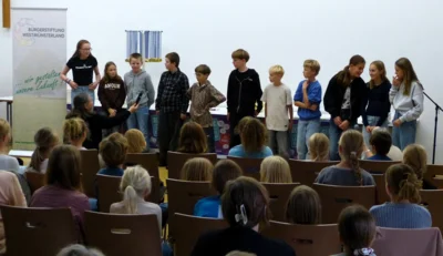 Premiere feierten die jungen Songwriter:innen mit ihrem Freundschaftssong im Otgerus-Haus in Stadtlohn. Foto: Bürgerstiftung WML