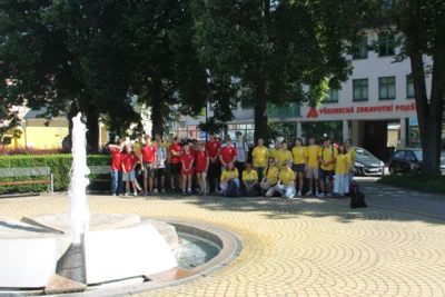 Schülergruppe in Semily (Bild vergr&ouml;&szlig;ern)