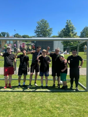 Fußballfreunde (privat) (Bild vergr&ouml;&szlig;ern)