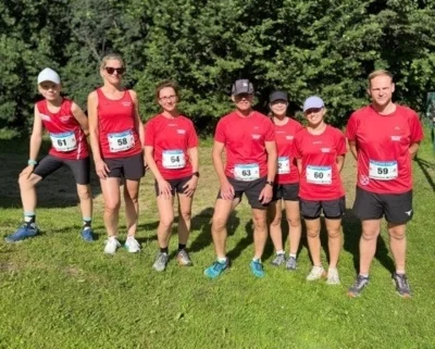 Laufteam Rügen beim 2. Schmooksberglauf bei Laage (Bild vergr&ouml;&szlig;ern)