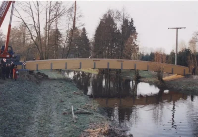 Brücke Neu Amerika bei der Errichtung 2001 (Bild vergr&ouml;&szlig;ern)