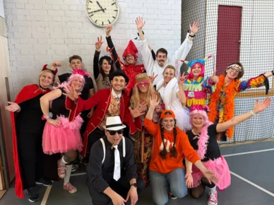 Fasching an der Grundschule Pforzen (Bild vergr&ouml;&szlig;ern)
