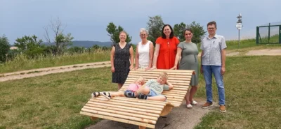 Neue Ruheliege bereichert Aussichtspunkt  Steinbühl