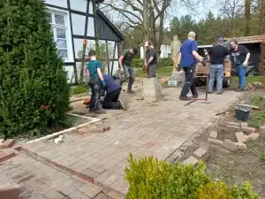 Gemeinsam viel geschafft (Bild vergr&ouml;&szlig;ern)
