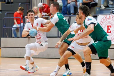 Einheit feiert deutlichen Sieg bei starkem Heimauftakt