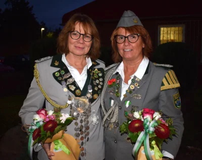 Unsere amtierende Vizekönigin Nicole Matenia mit ihrer Adjutantin Cornelia Blecken