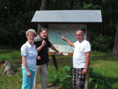 Waldspielplatz erfolgreich bei der Kirchweih am Steinbrüchlein; Besuch von MdB Michael Frieser