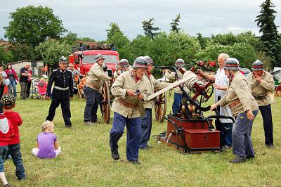 Foto zu Meldung: Briesker Traditionsspritze l&ouml;scht Klo-Brand