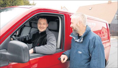 Foto zu Meldung: Lichttest: Unter der Laterne hängt plötzlich keine Leuchtglocke mehr Fakten / Stadt Oberharz baut neue Lampen ein, um Strom und Geld zu sparen