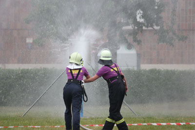 17. Vattenfall-Pokallauf im Löschangriff - In Schwarze Pumpe wurden die schnellsten Feuerwehr-Teams gesucht