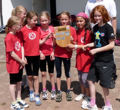 Olsberger Mädchen Siegermannschaft beim Stadtsportfest der Grundschulen