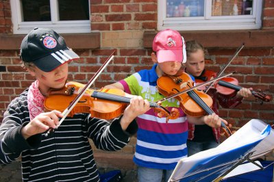 Foto zu Meldung: Schulhof wird zur Open-Air-Bühne