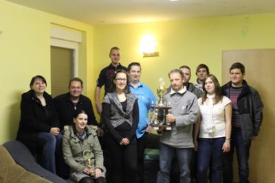 Foto zur Meldung: Kreisjugendring übergab Pokal der Jugendclub-Quiztour 2012 