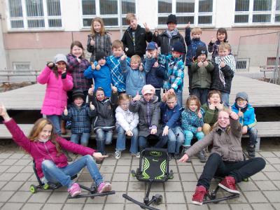 Foto zu Meldung: Dussmann-Spende macht es m&ouml;glich: Ein Racer f&uuml;r die Hortkinder