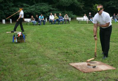 Hahnschlagen in Schmogrow (Bild vergr&ouml;&szlig;ern)