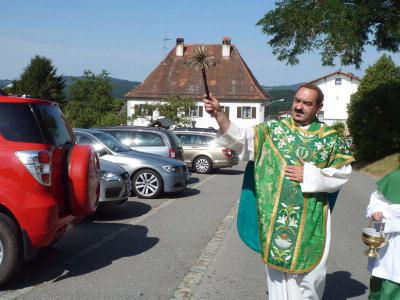 Fahrzeugsegnung in der Pfarrei St. Johannes