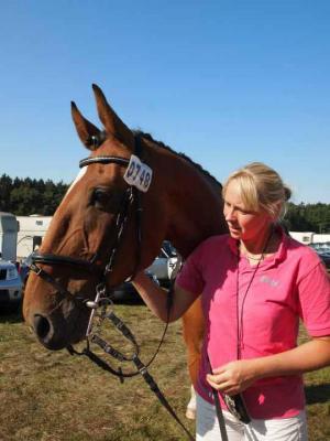 Foto zur Meldung: Birte Schneider ist Pferdewirtschafts-Meisterin