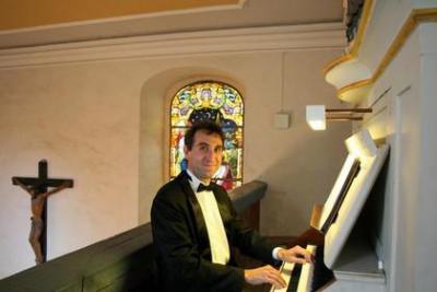 Frantisek Vanicek konzertiert an der Uckroer Orgel