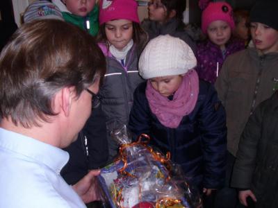 Vorschaubild zur Meldung: Weihnachtsgrüße unserer Hortkinder nach Przytoczna überbracht