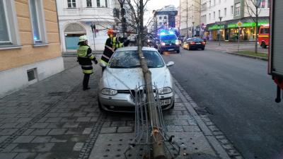 Spektakulärer Verkehrsunfall in der Rathausstraße