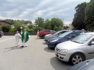 Foto zur Meldung: Fahrzeugsegnung in der Pfarrei St. Georg
