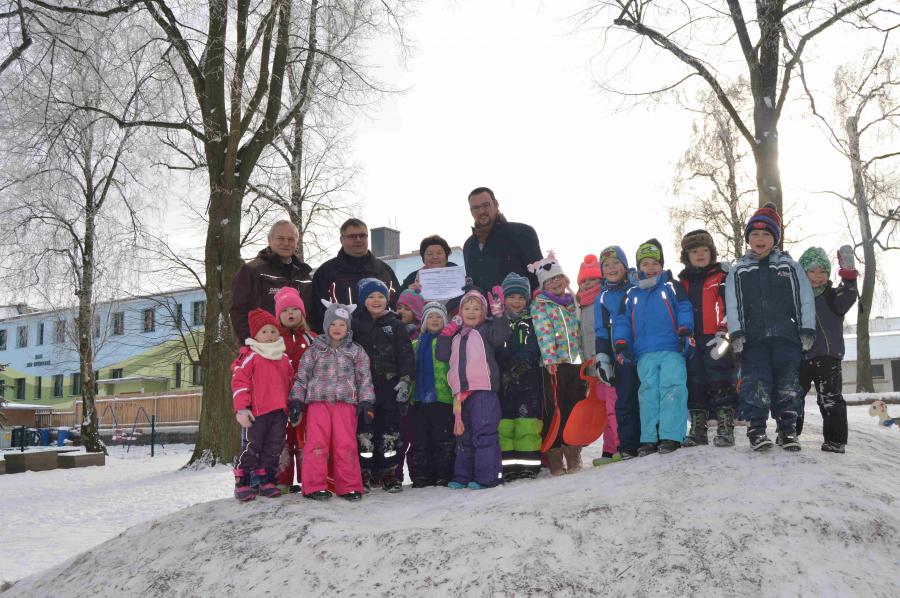 Kaltennordheim De Spende Fur Den Kindergarten Ubergeben