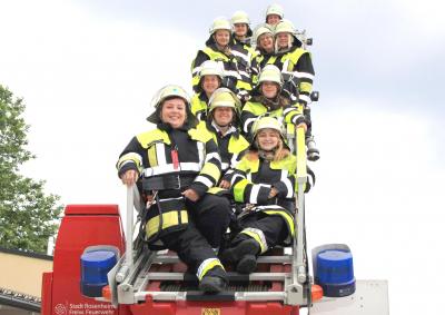 „Mit Helm, Charme und Sirene“  Frauen bei den Rosenheimer Feuerwehren