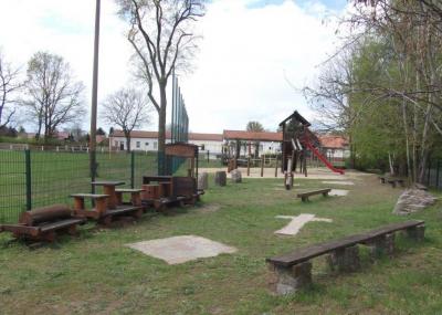 Klicken für den Spielplatz (Bild vergr&ouml;&szlig;ern)