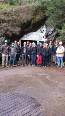 Foto zur Meldung: Exkursion von Geologiestudenten im Finstergrund