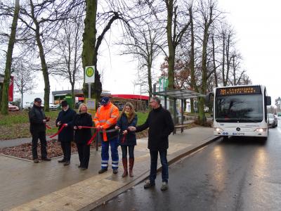 Sanierter Teil der Pritzwalker Straße inklusiver neuer Bushaltestelle offiziell übergeben