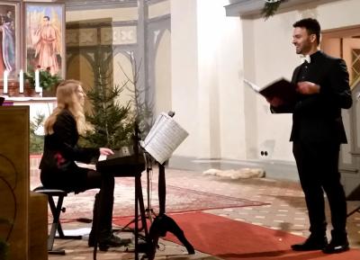 Foto zur Meldung: Klassisches Weihnachtskonzert mit Karsten Gebbert am 9.12.2017
