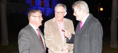 Gespräch am Rande (von links): OB Bert Knoblauch, Ortsbürgermeister Frank Ahrend, Ex-Landrat Klaus Jeziorsky. Foto: U. Meinhard