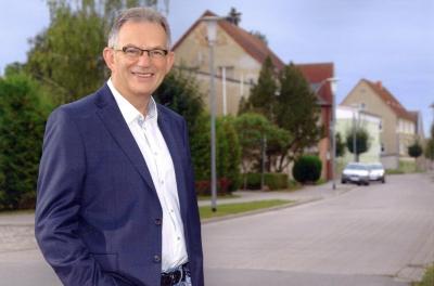 Frank Ahrend, Arzt in Schönebeck und Ortsbürgermeister in Zens, feiert heute seinen 65. Geburtstag. Foto: Atelier Matthias Urban