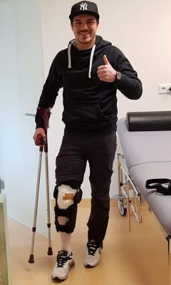 Fussball - Lukas Wuzik erfolgreich am Knie operiert (Bild vergrößern)