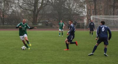 Mit einem Traumtor sorgte Oliver Jäger ( grünes Trikot,  am Ball ) für den 2:0 Zwischenstand gegen GielowMit einem Traumtor sorgte Oliver Jäger ( grünes Trikot,  am Ball ) für den 2:0 Zwischenstand gegen Gielow
