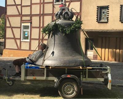 Foto zu Meldung: Nur für eine Nacht in Wusterhausen - die Glocke für die Wunderblutkirche Bad Wilsnack